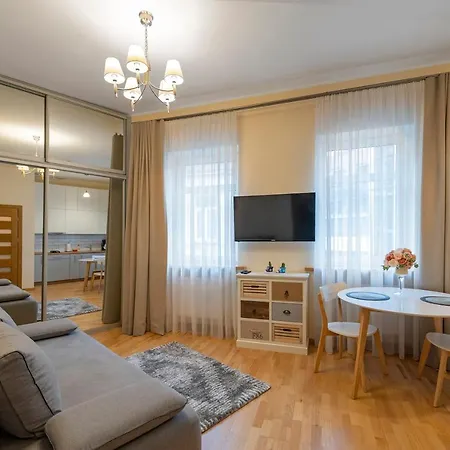 Comfortable Old Town Studio By Polo Apartment